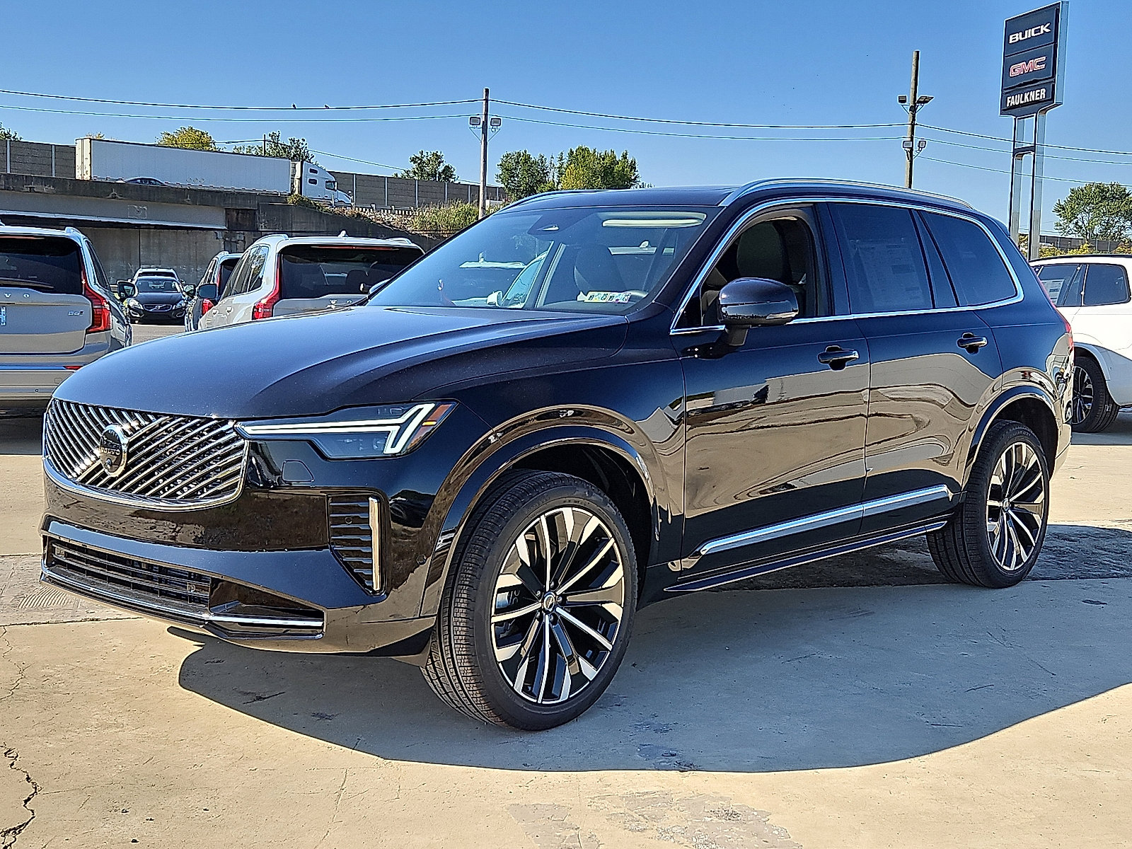 New 2026 Volvo XC90 B6 Plus w/ Protection Package Premier image 3