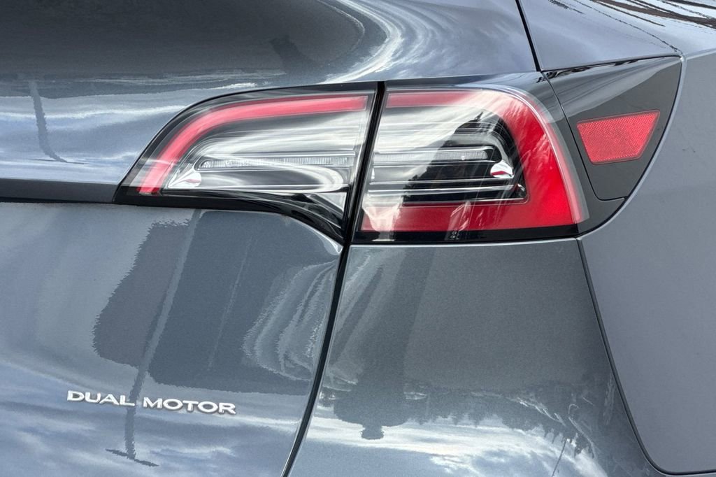 Used 2023 Tesla Model Y Long Range image 25