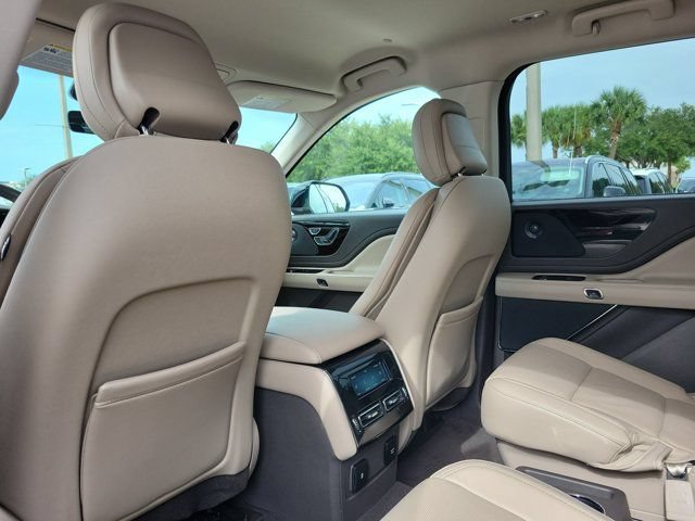 Certified 2020 Lincoln Aviator Reserve w/ Elements Package Plus AWD/4WD image 15