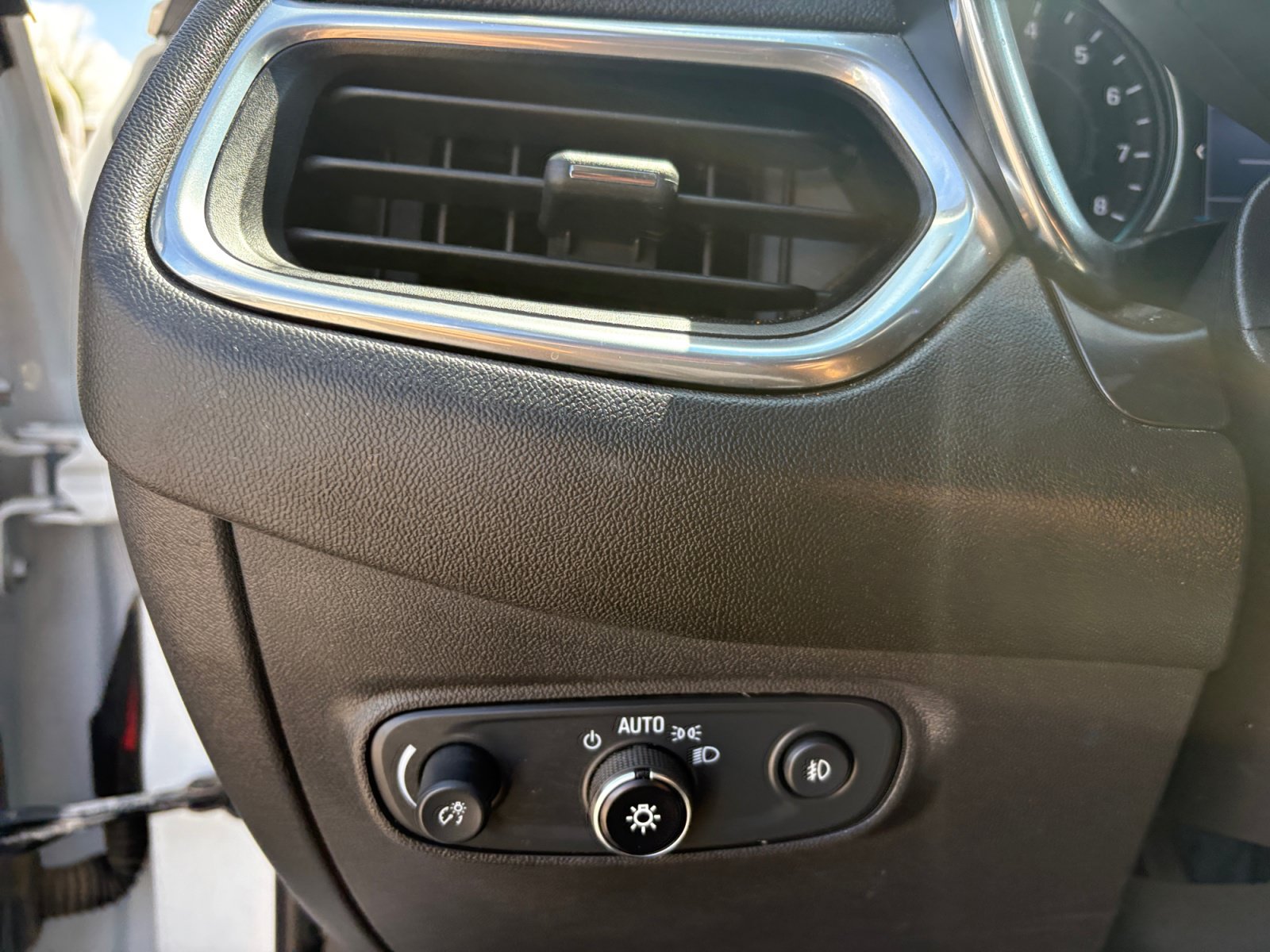 Used 2021 Chevrolet Equinox LT AWD/4WD image 23