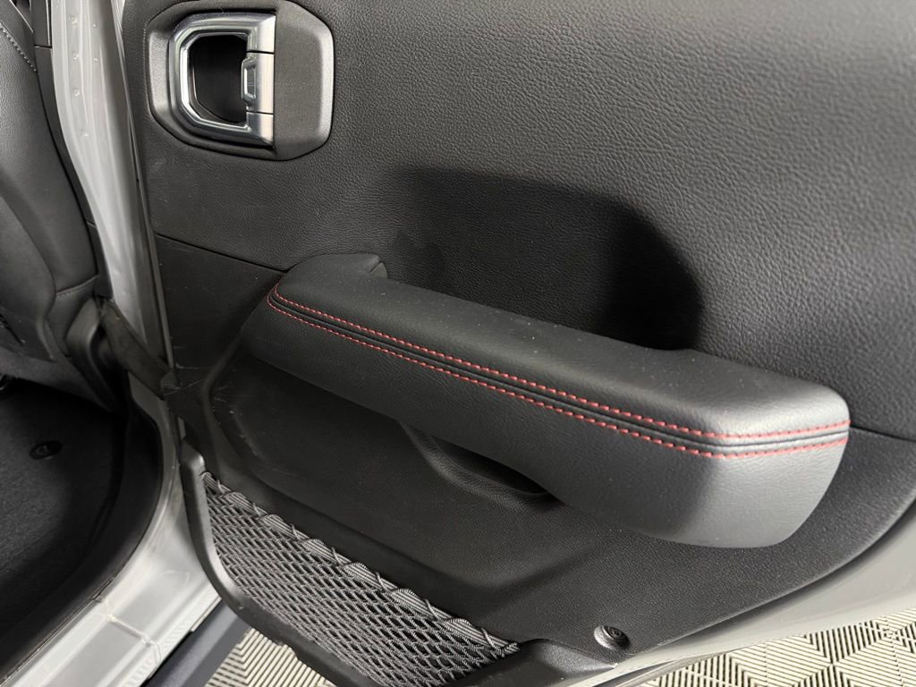 Used 2023 Jeep Wrangler Unlimited Rubicon image 32