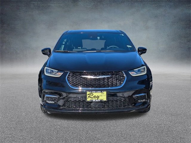 Certified 2026 Chrysler Pacifica Select image 9