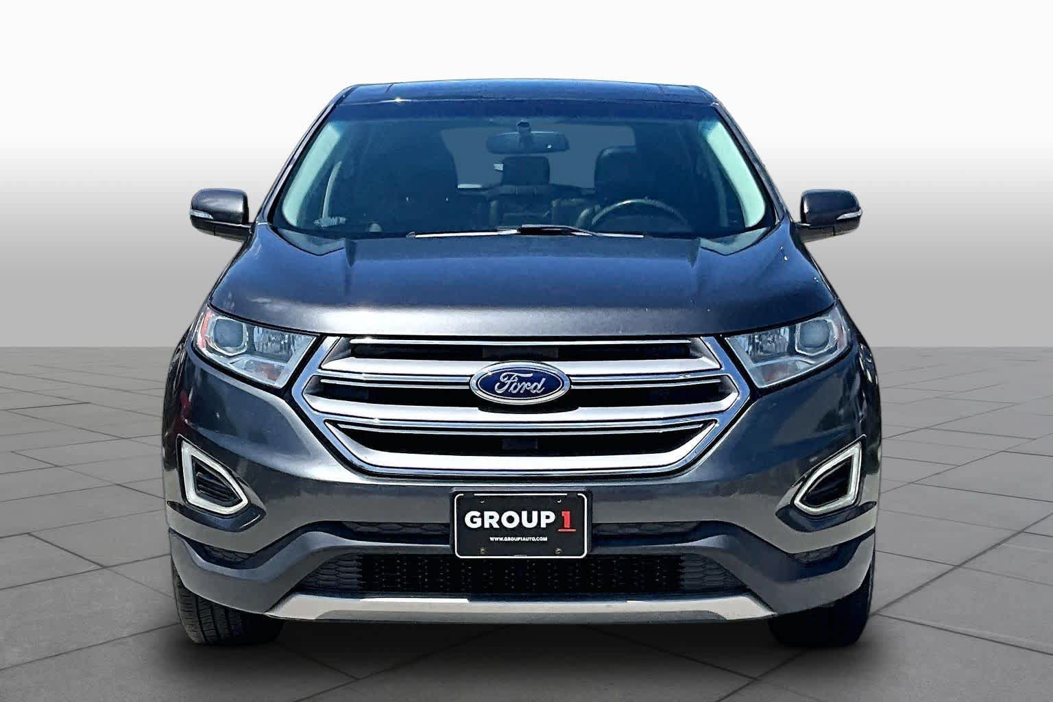 Used 2016 Ford Edge Titanium FWD image 4