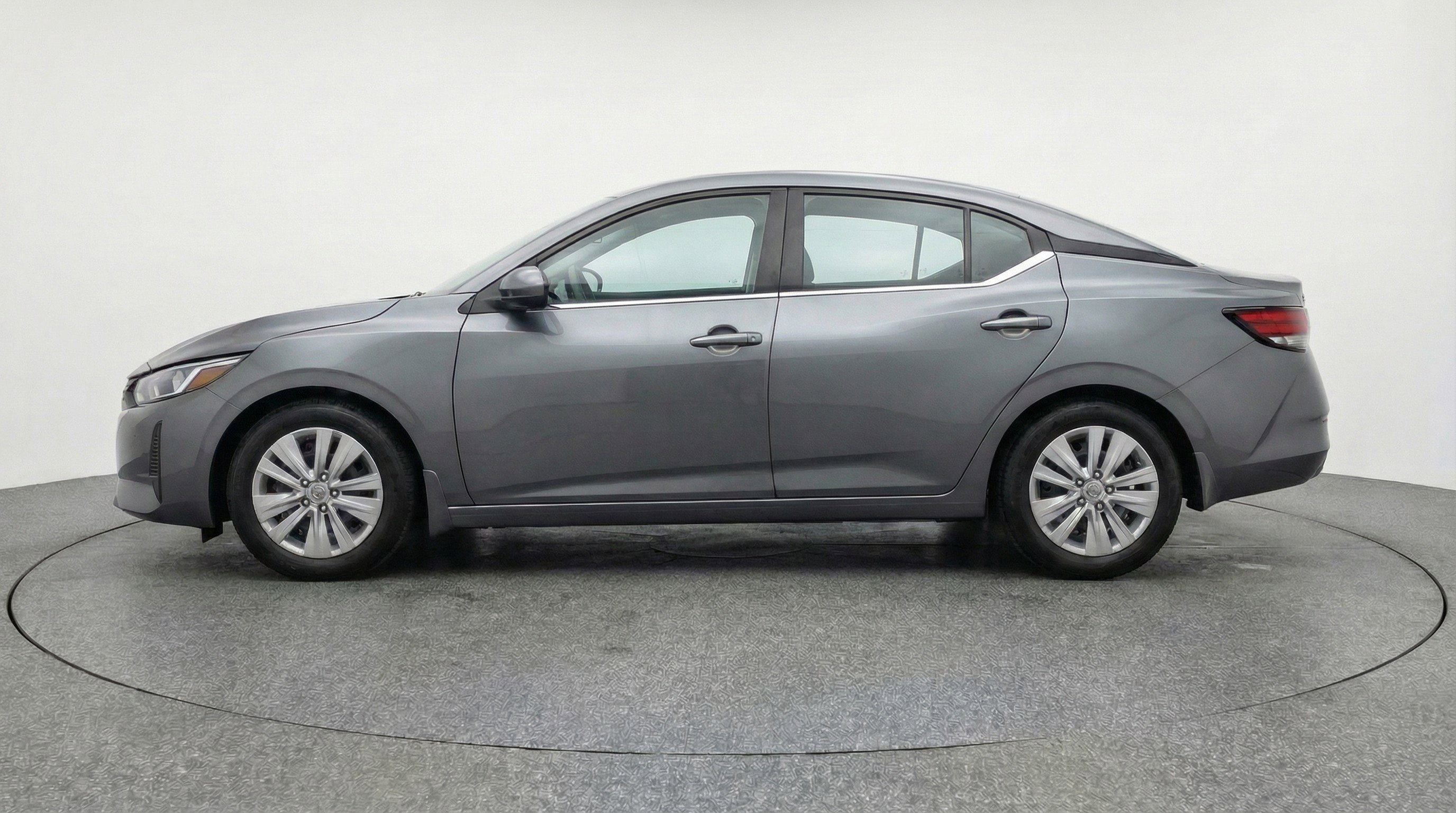 Used 2025 Nissan Sentra S image 5