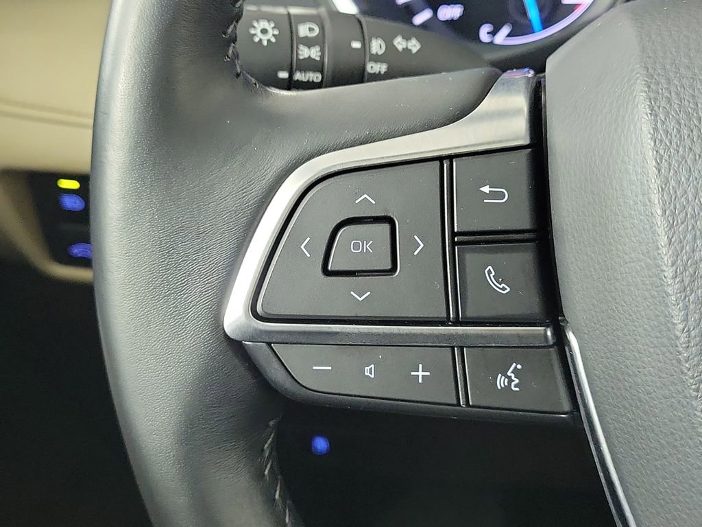 Certified 2020 Toyota Highlander XLE AWD/4WD image 9