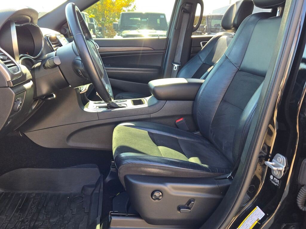 Used 2021 Jeep Grand Cherokee Laredo X image 23