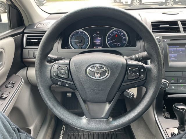 Used 2017 Toyota Camry LE FWD image 19