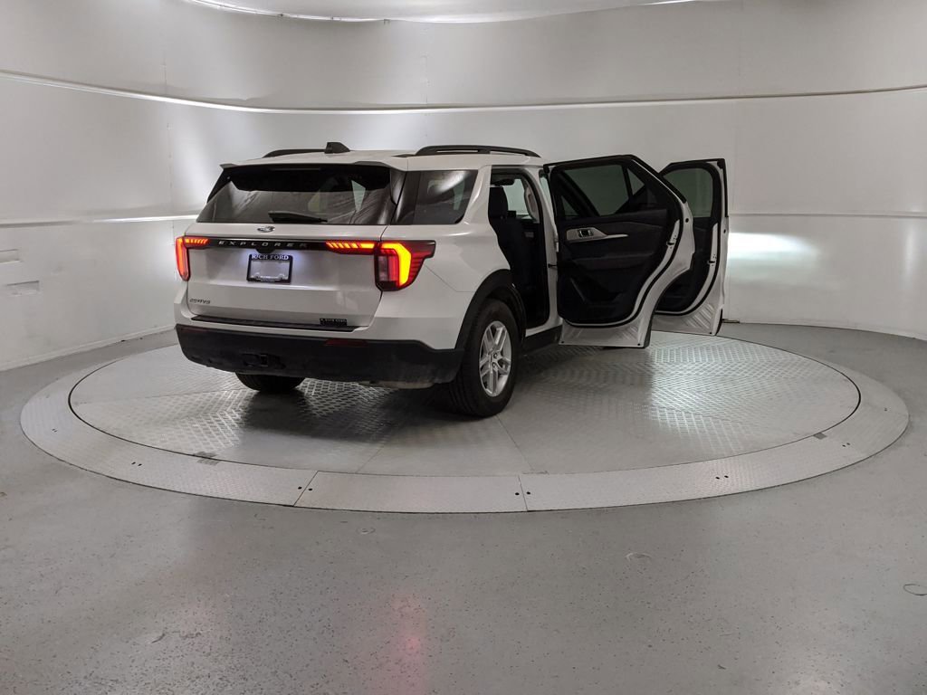 New 2025 Ford Explorer Active image 9