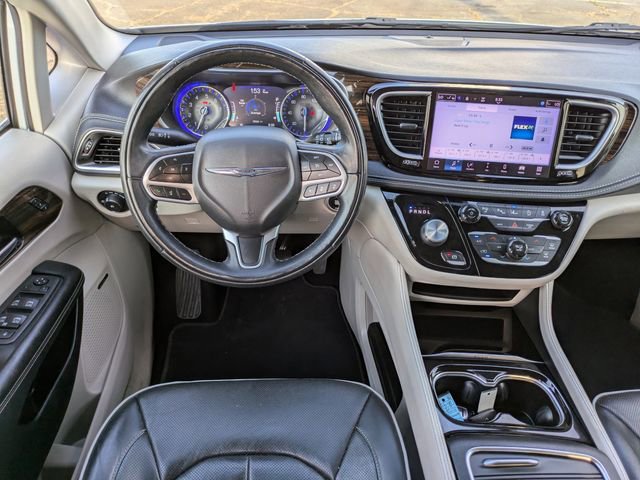 Used 2022 Chrysler Pacifica Limited image 20