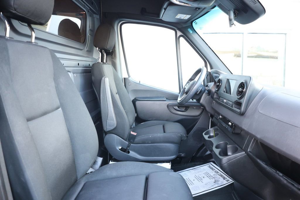 Used 2023 Mercedes-Benz Sprinter 4500 w/ Acoustic Package image 27