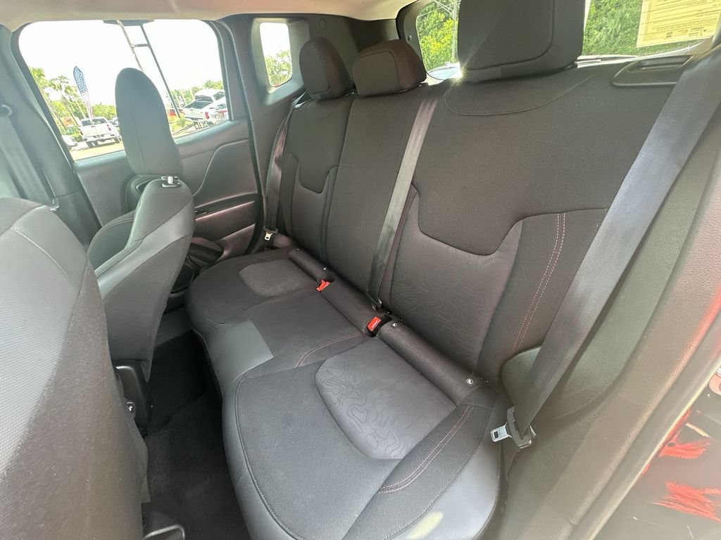 Used 2023 Jeep Renegade Trailhawk AWD/4WD image 18