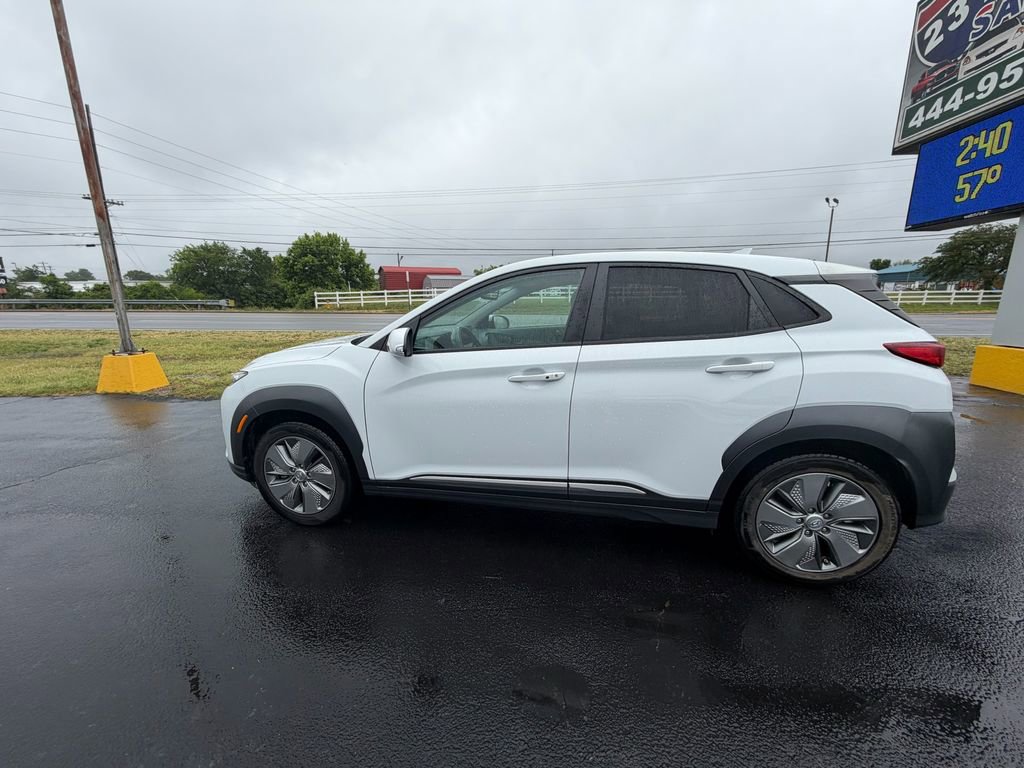 Used 2021 Hyundai Kona Ultimate FWD image 6