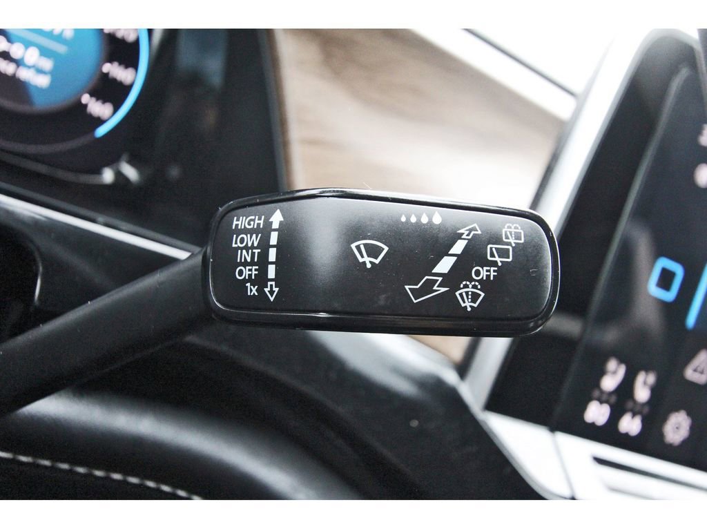 Used 2024 Volkswagen Atlas SE w/ Black Wheel Package image 23