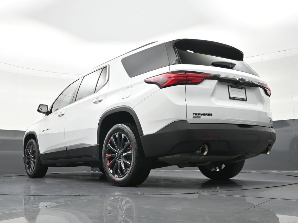 Used 2024 Chevrolet Traverse RS FWD image 30