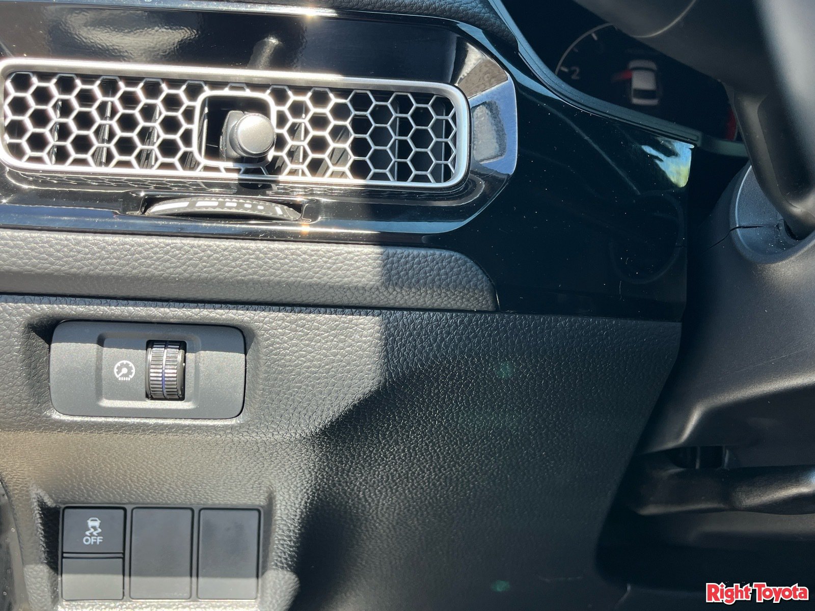 Used 2025 Honda Civic Sport image 31