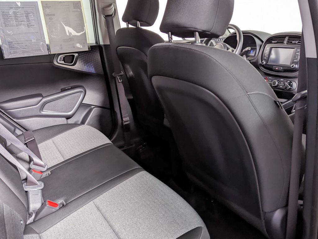 Used 2020 Kia Soul S FWD image 35