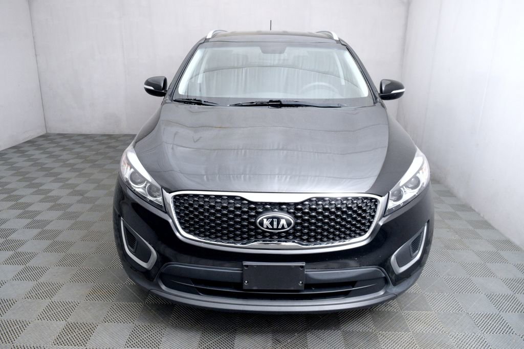 Used 2016 Kia Sorento LX image 2
