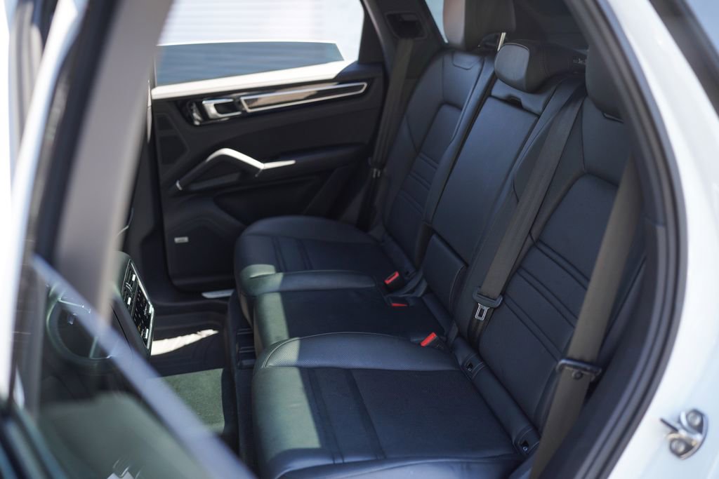 Used 2019 Porsche Cayenne S AWD/4WD image 23