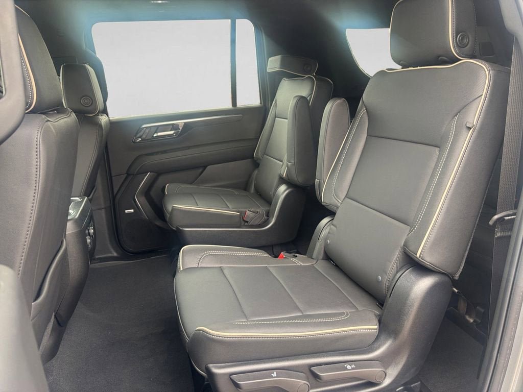 New 2025 Chevrolet Suburban Premier w/ Sun And Tow Package AWD/4WD image 14