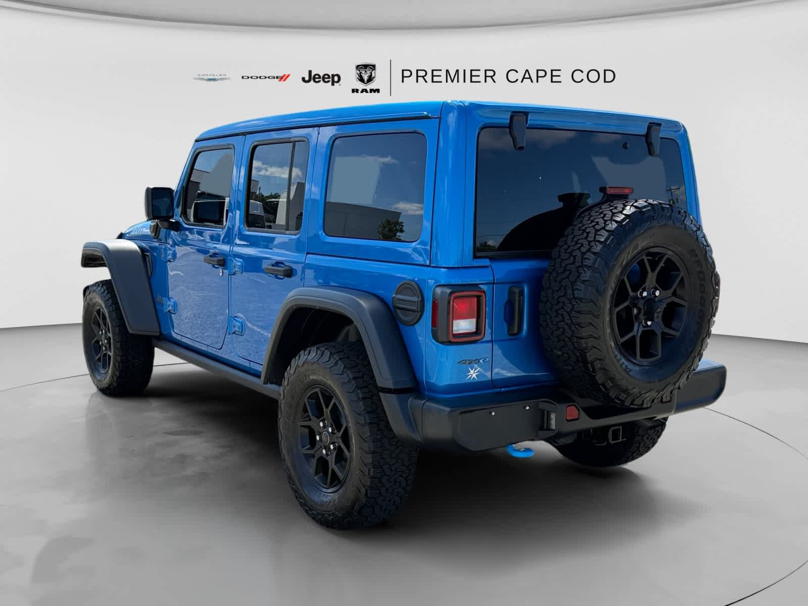 Used 2024 Jeep Wrangler Unlimited AWD/4WD image 8