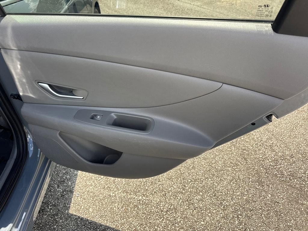 Used 2022 Hyundai Elantra SEL w/ Convenience + Premium Package FWD image 16
