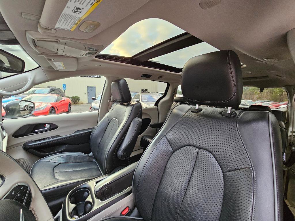 Used 2020 Chrysler Pacifica Limited image 20