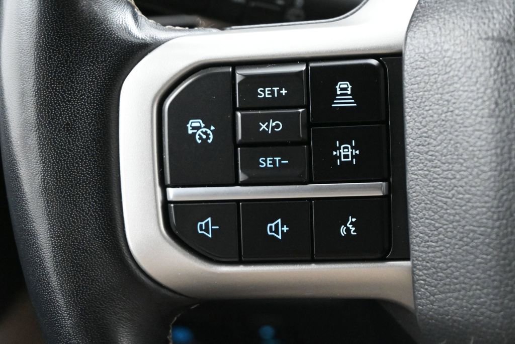 Used 2024 Ford Expedition Limited AWD/4WD image 7