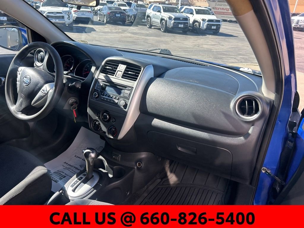 Used 2017 Nissan Versa SV image 5