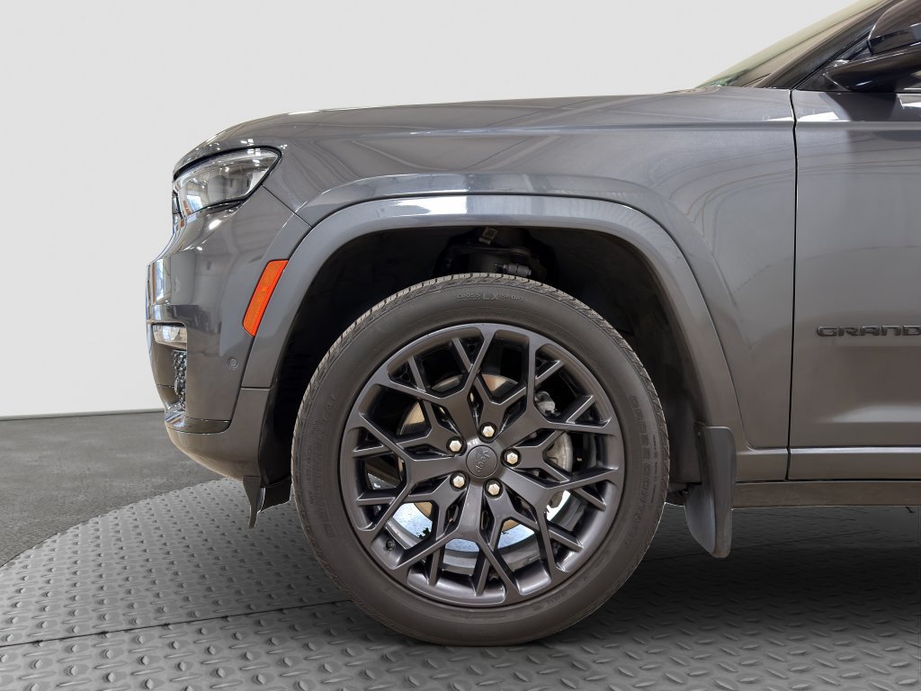 Used 2025 Jeep Grand Cherokee L Summit AWD/4WD image 16