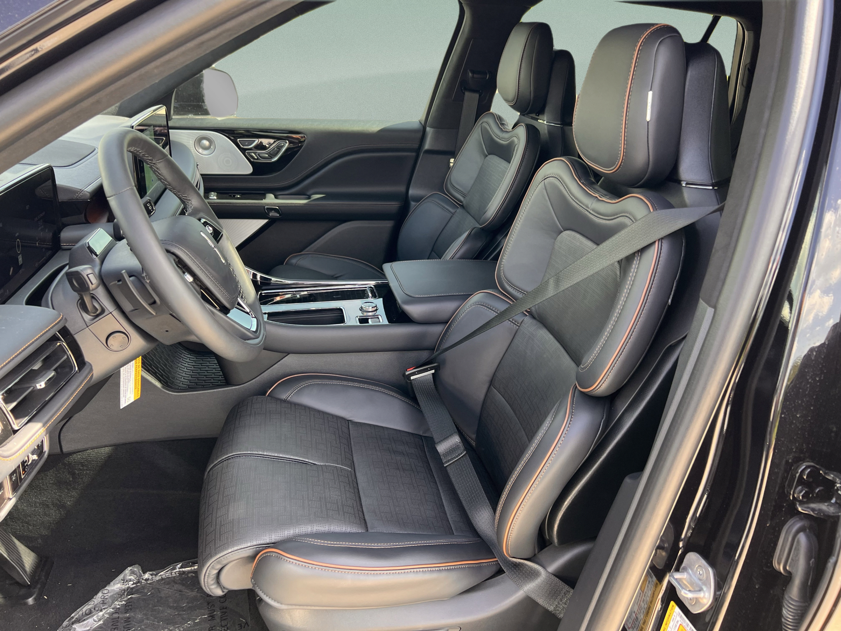 New 2025 Lincoln Aviator Black Label AWD/4WD image 21