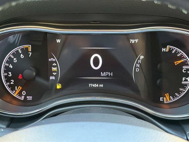 Used 2019 Jeep Grand Cherokee Laredo AWD/4WD image 30
