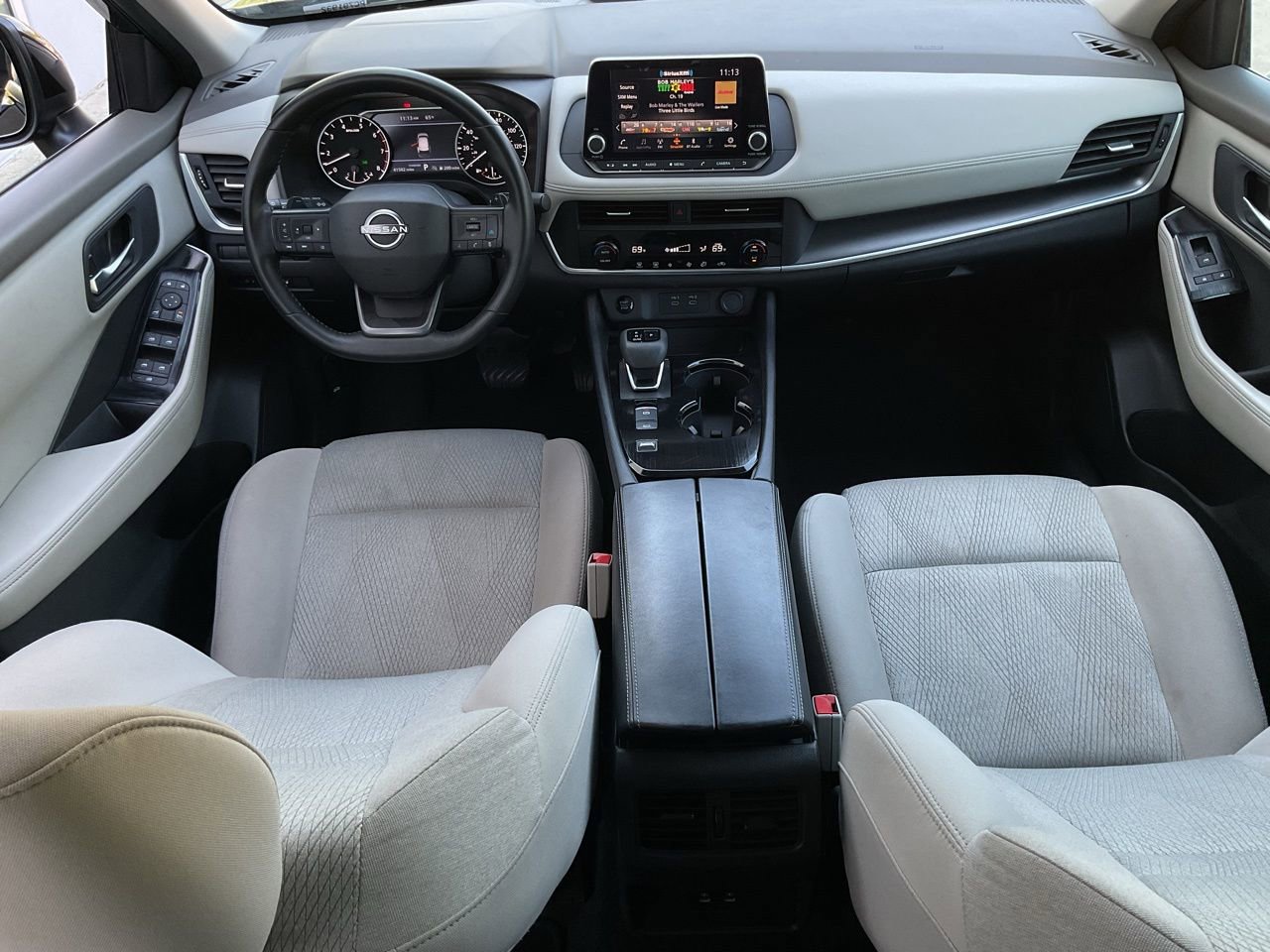 Used 2025 Nissan Rogue SV image 21