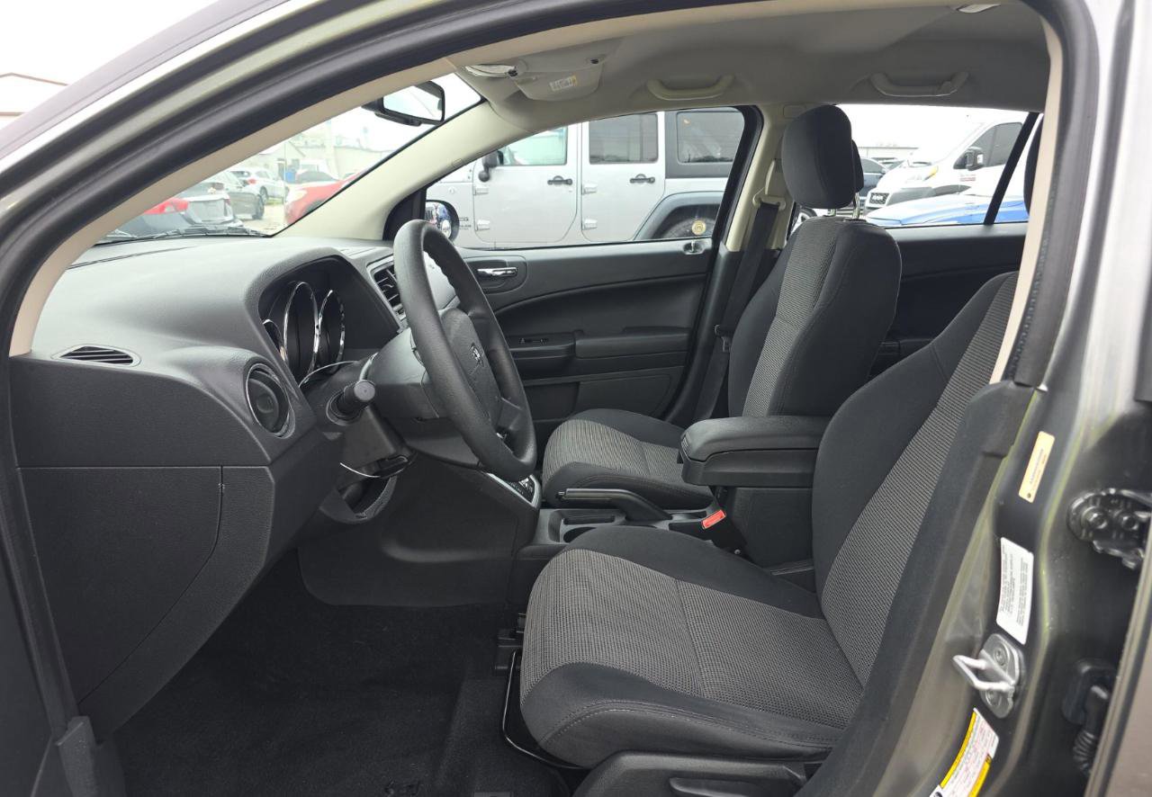 Used 2011 Dodge Caliber Heat w/ Security Group FWD image 10