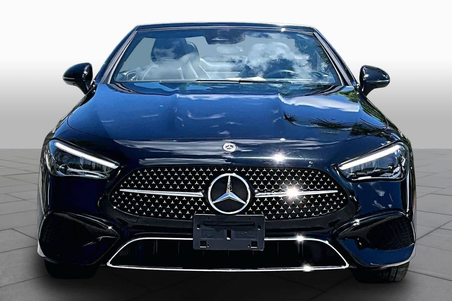 Certified 2025 Mercedes-Benz CLE 300 4MATIC Cabriolet image 4