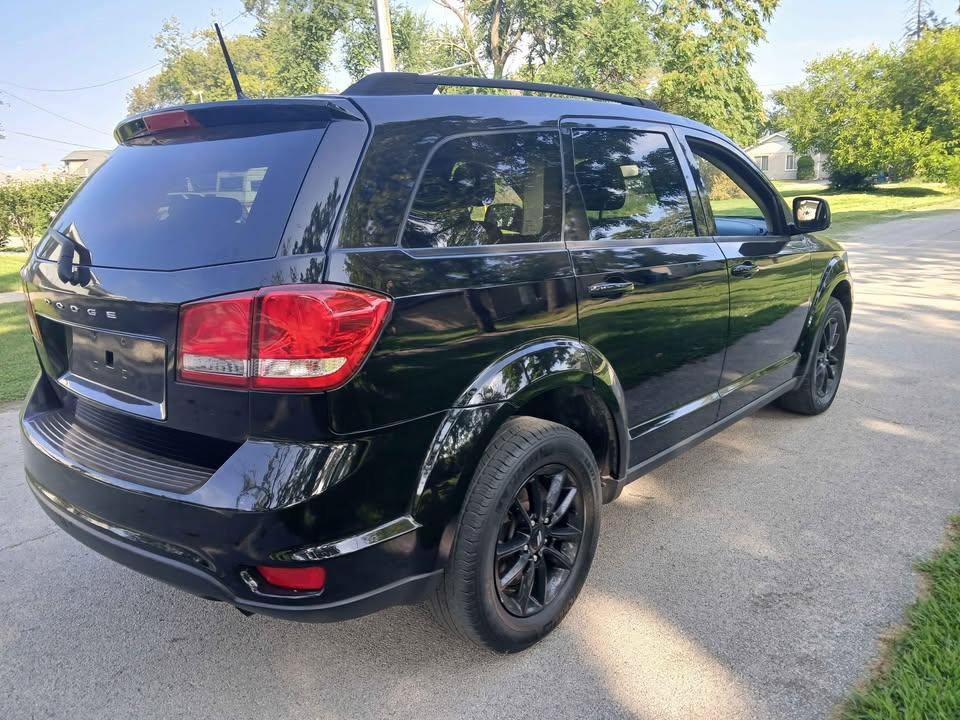 Used 2019 Dodge Journey SE w/ Blacktop Package FWD image 6