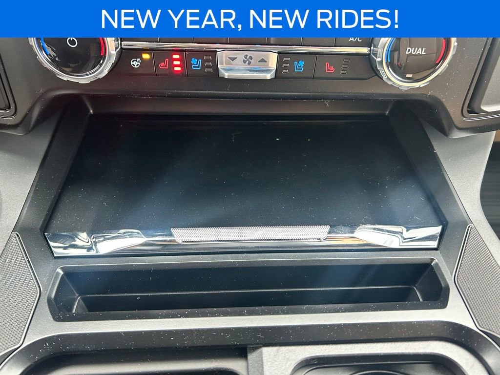 New 2026 Ford F250 Lariat w/ Black Appearance Package image 31