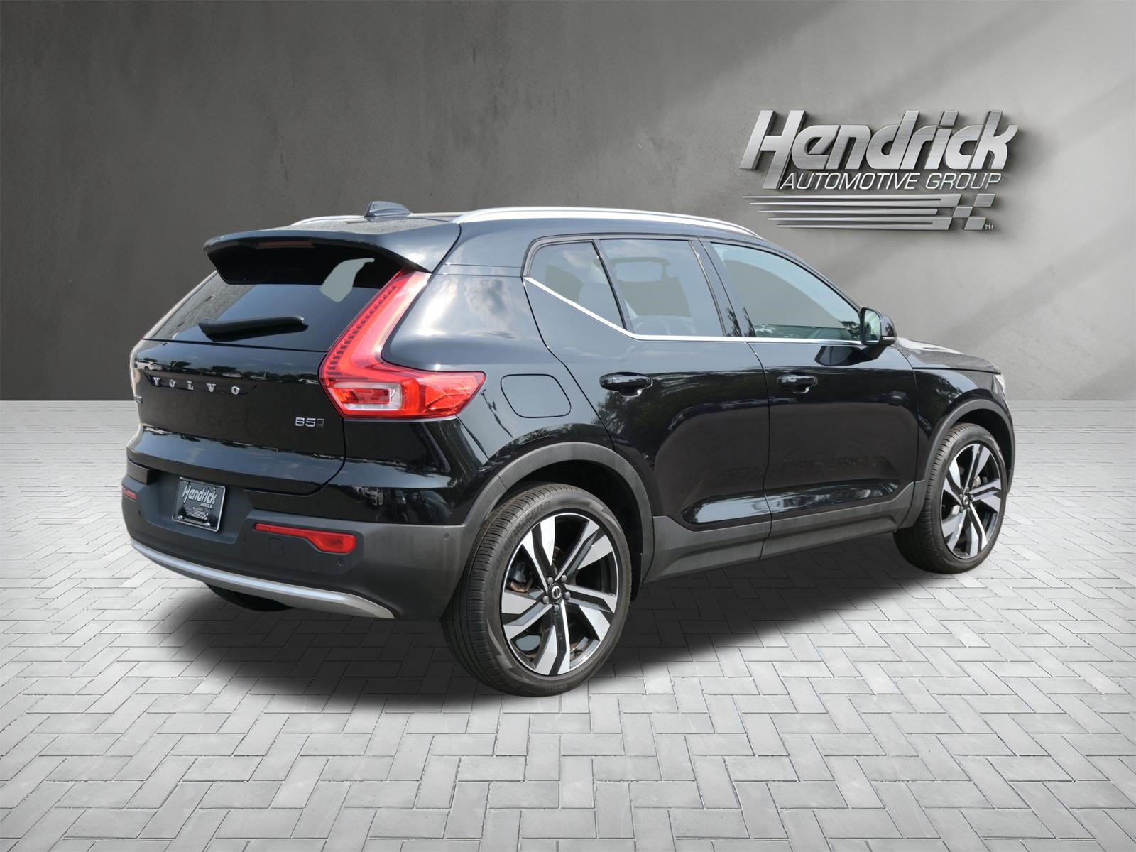 Used 2023 Volvo XC40 B5 Ultimate w/ Climate Package AWD/4WD image 9
