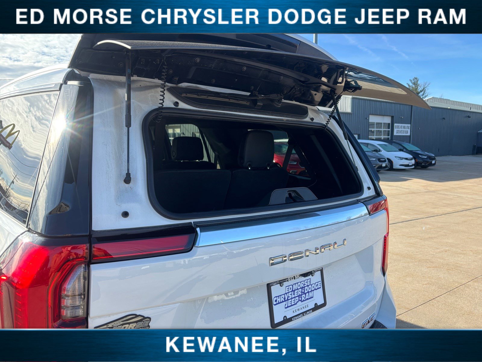 Used 2025 GMC Yukon Denali AWD/4WD image 22