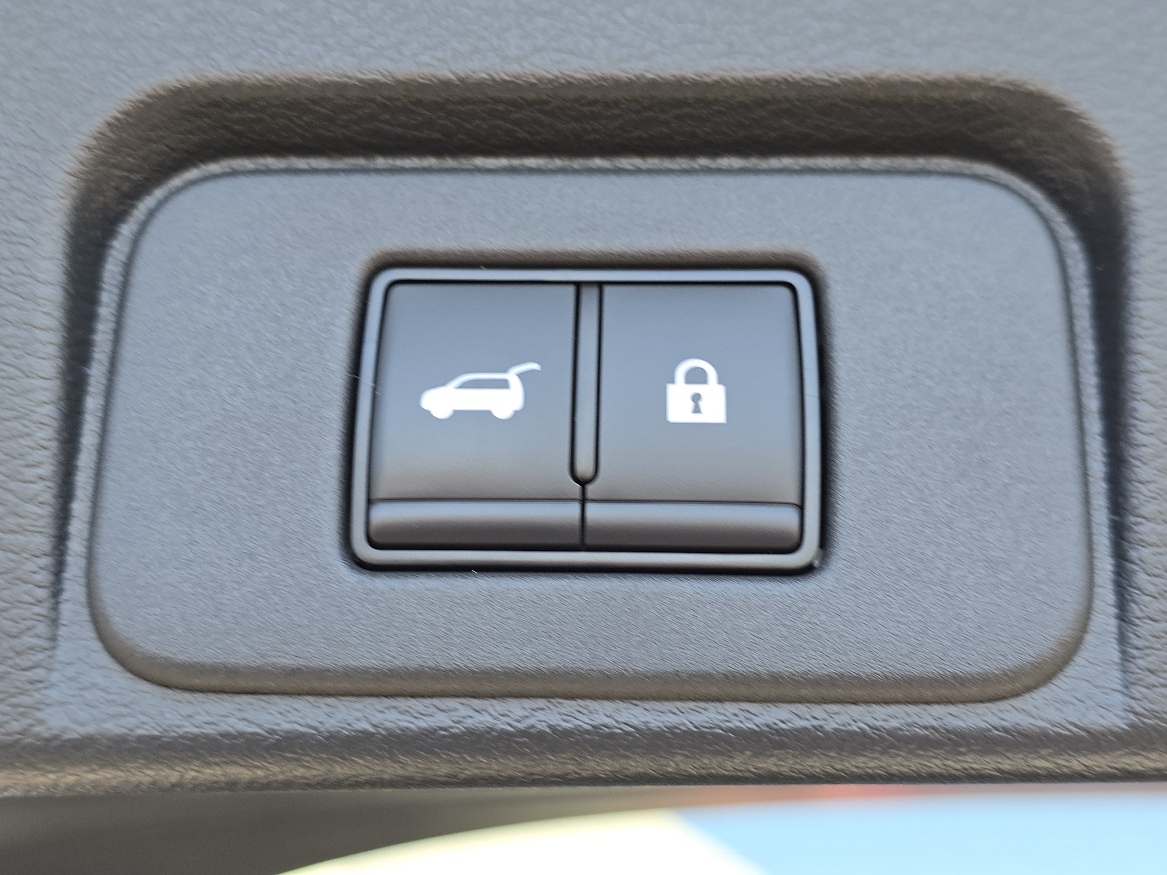 Used 2025 Nissan Rogue SL w/ Tech Package AWD/4WD image 18