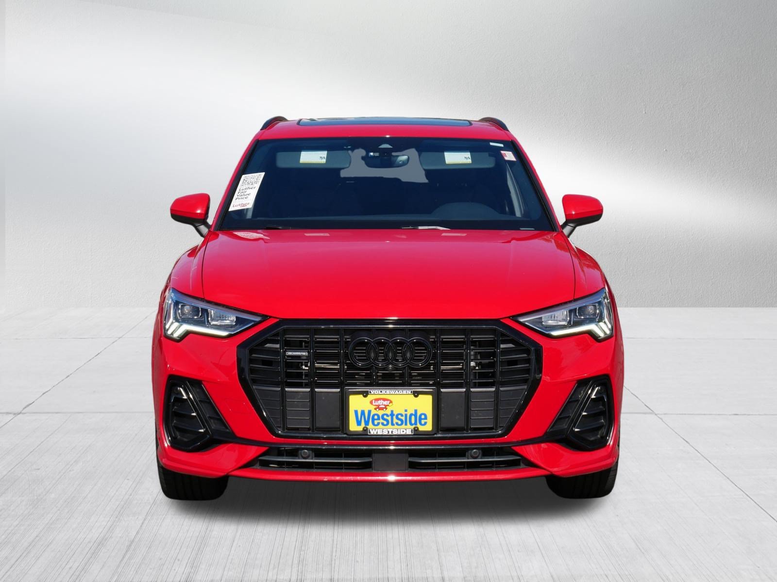 Used 2023 Audi Q3 2.0T Premium Plus w/ Premium Plus Package AWD/4WD image 2