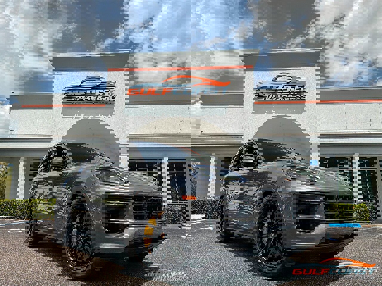 Used 2026 Porsche Cayenne GTS image 1