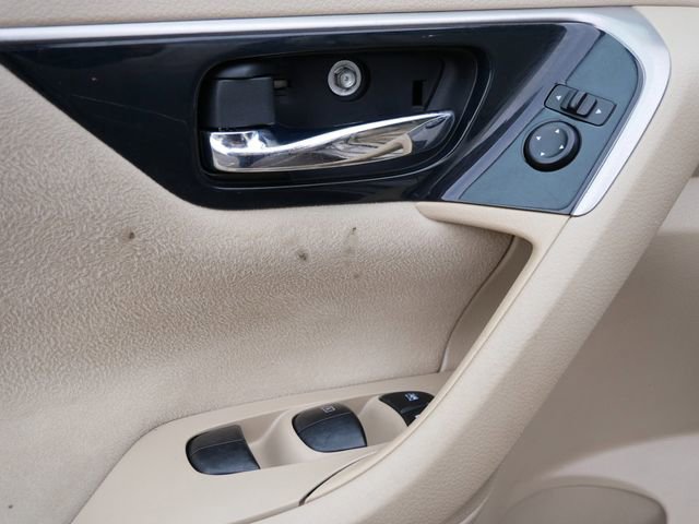 Used 2014 Nissan Altima 2.5 SV image 12