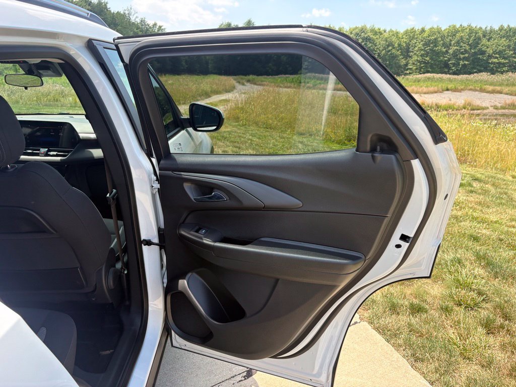 Used 2026 Chevrolet TrailBlazer LT w/ LT Cold Weather Package FWD image 30