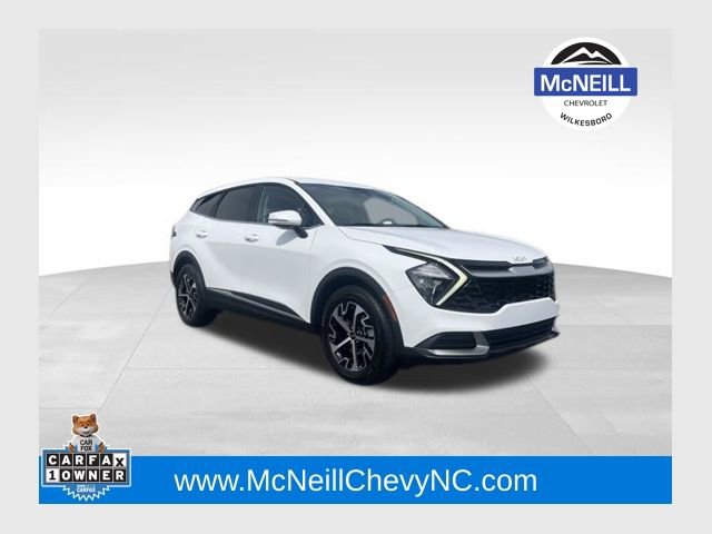 Used 2023 Kia Sportage EX image 1