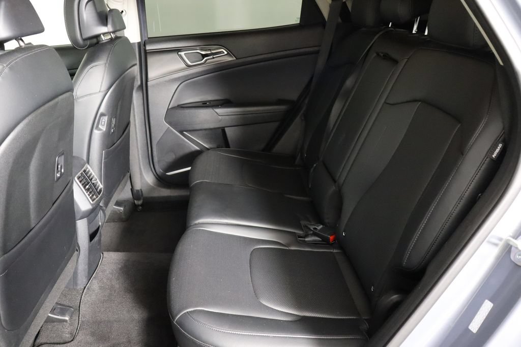 Used 2025 Kia Sportage EX FWD image 16