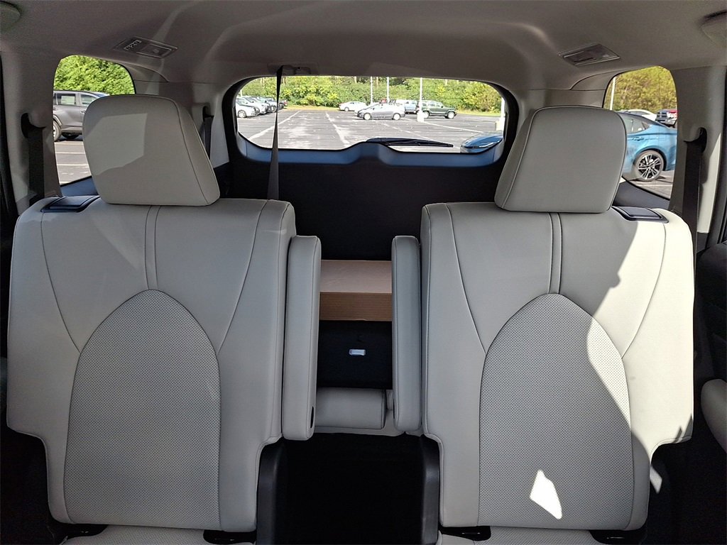New 2026 Toyota Grand Highlander XLE image 13
