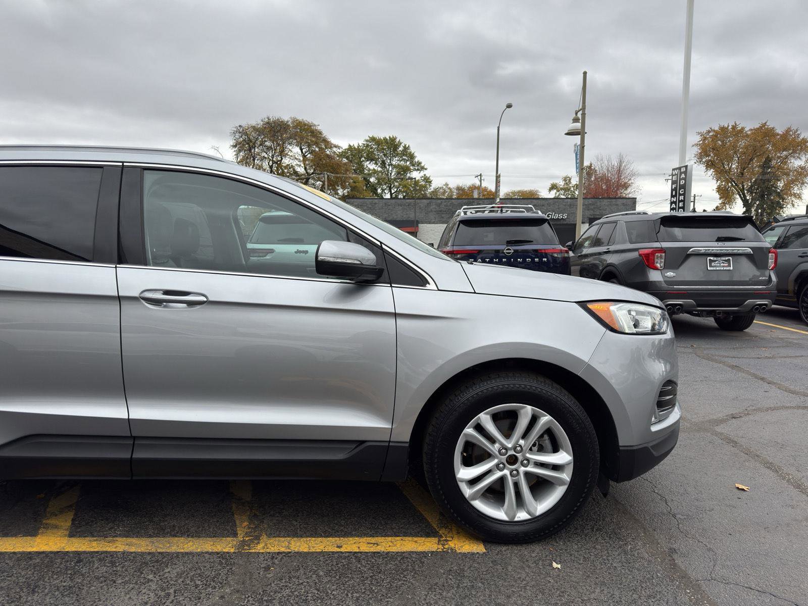Used 2020 Ford Edge SEL image 11