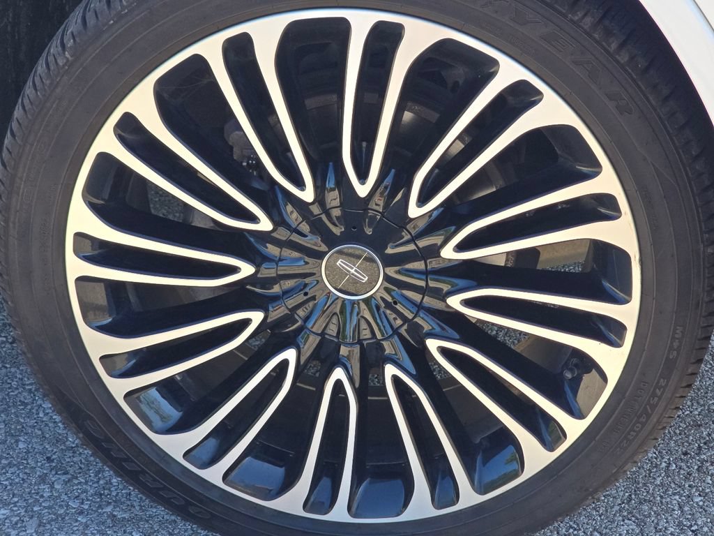 Used 2022 Lincoln Aviator Black Label w/ Class IV Trailer Tow Package AWD/4WD image 10