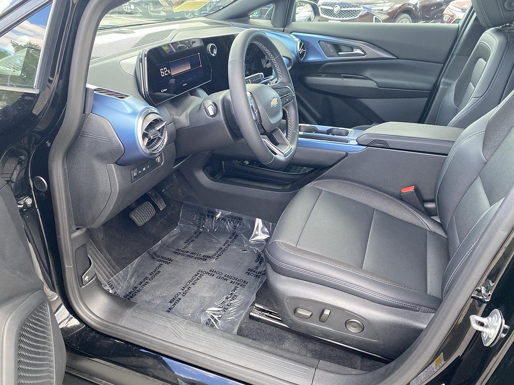 Used 2024 Chevrolet Equinox EV LT AWD/4WD image 12