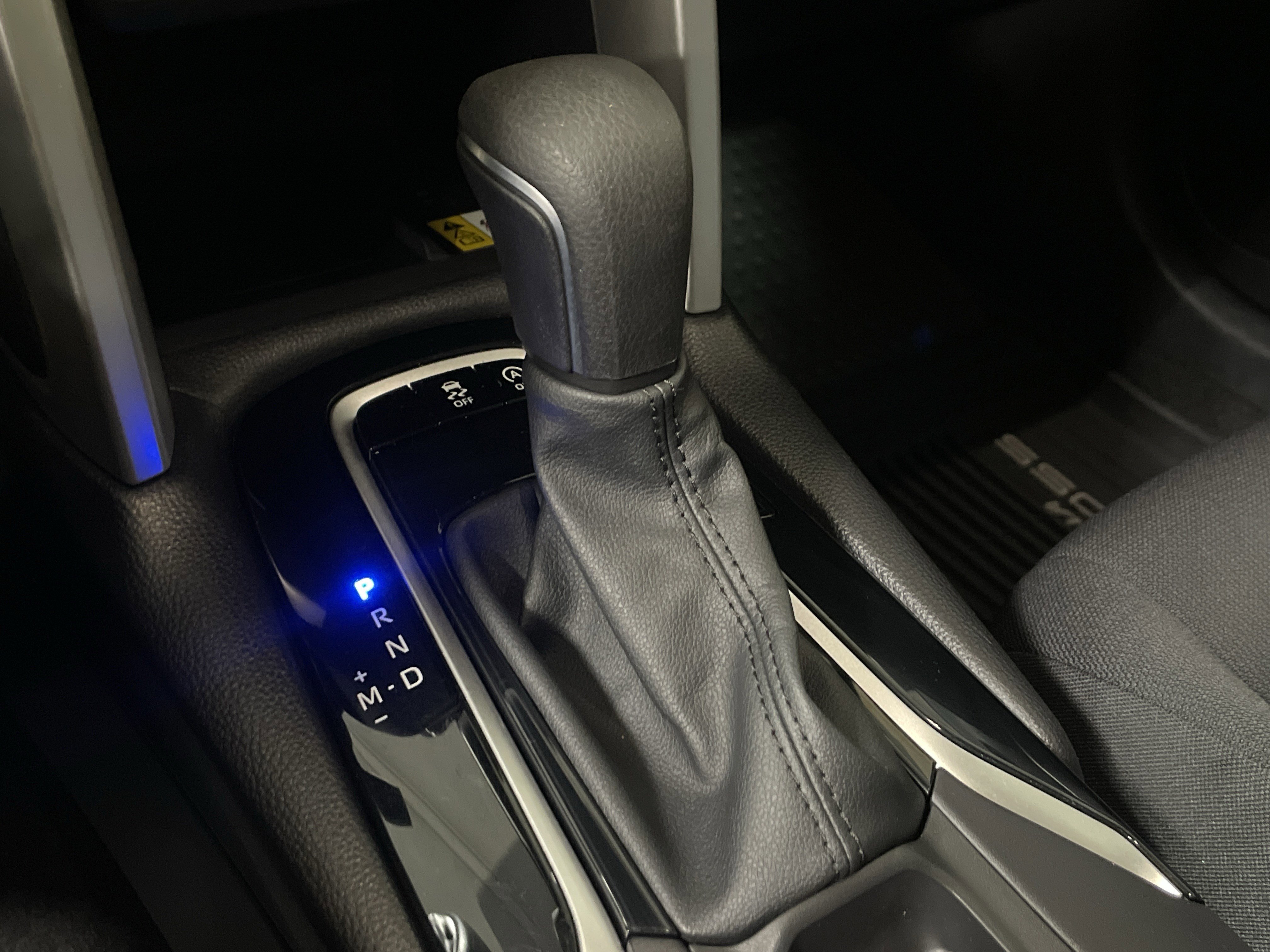 Certified 2022 Toyota Corolla Cross LE image 26